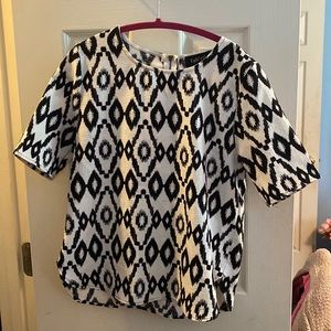Black and white print top